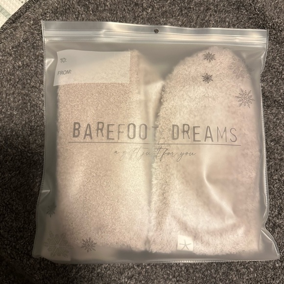 Barefoot Dreams Cozy Chic Beanie and Sock Set - Picture 2 of 3